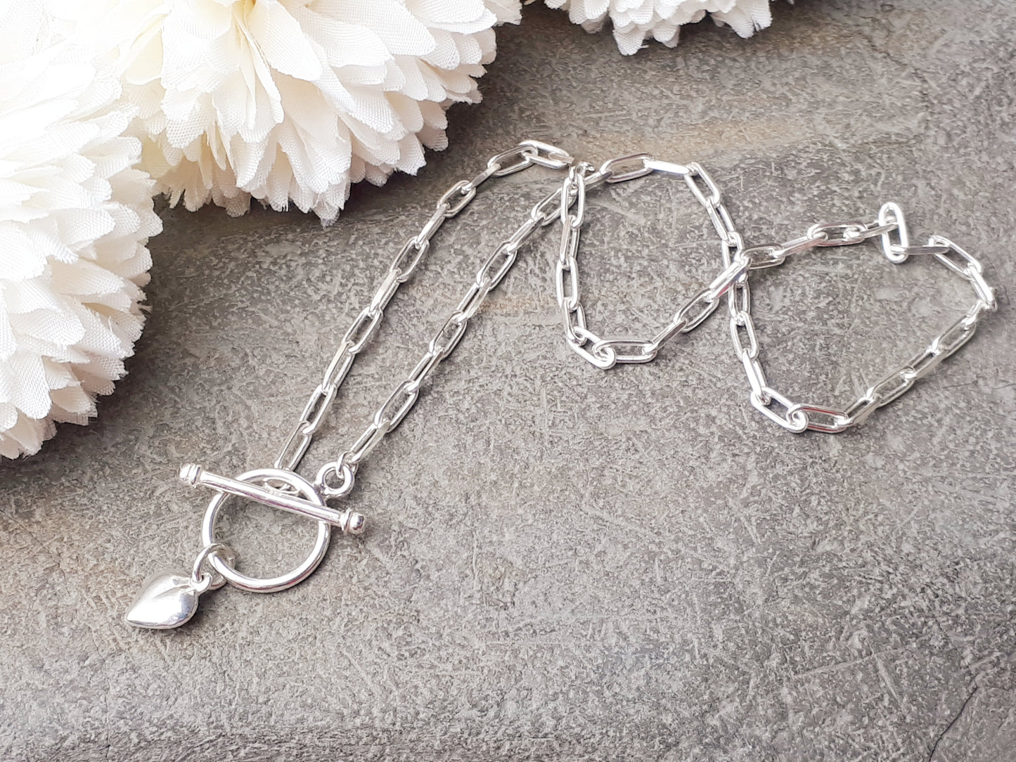 Chunky chain necklace in sterling silver.