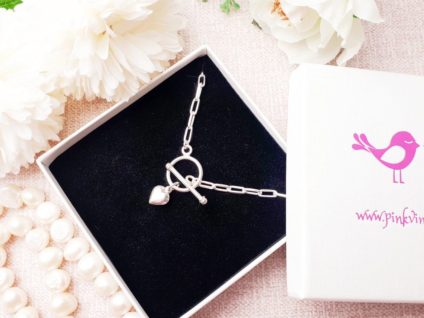 Chunky chain necklace in sterling silver.