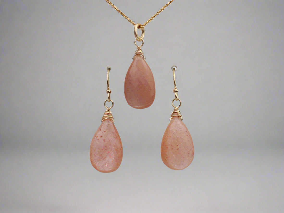 Peach moonstone necklace and earring set. Prom jewellery set.