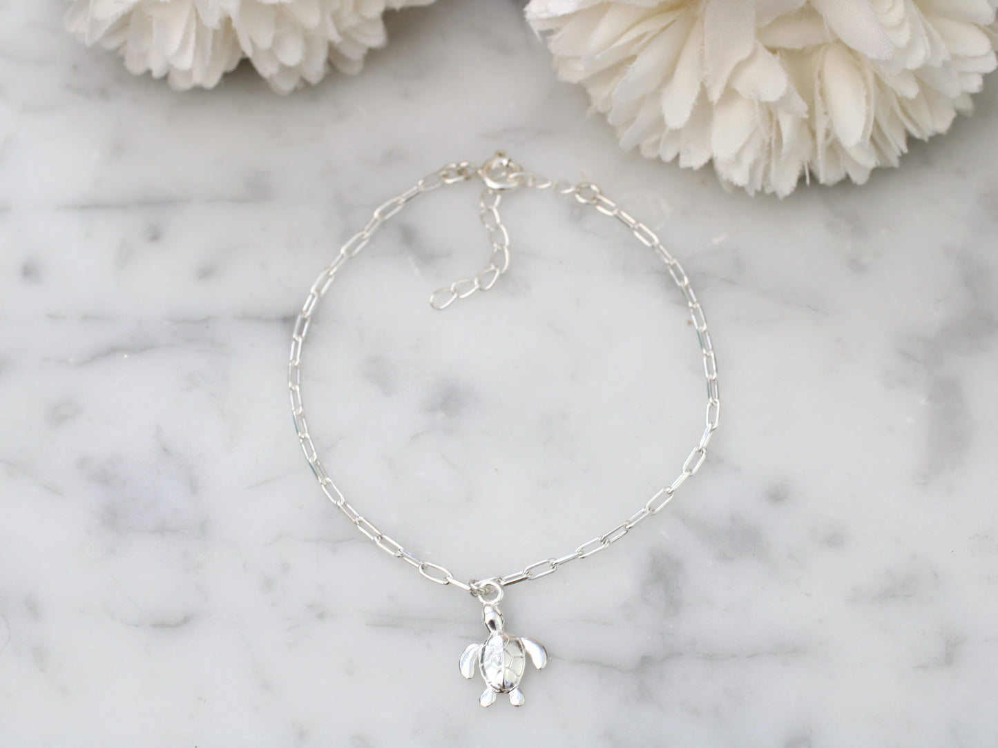Turtle bracelet in sterling silver.