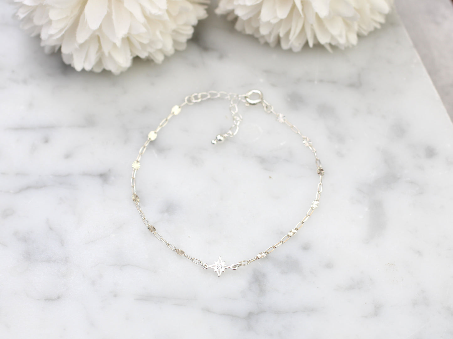 Dainty north star bracelet in silver.