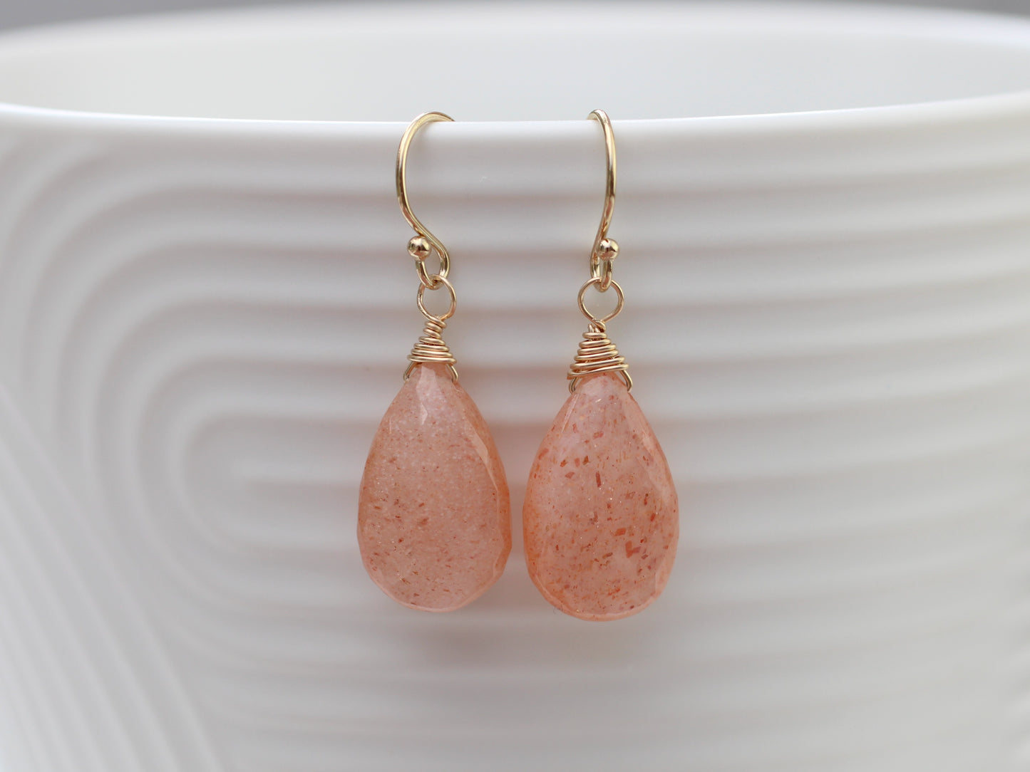 Peach moonstone necklace and earring set. Prom jewellery set.
