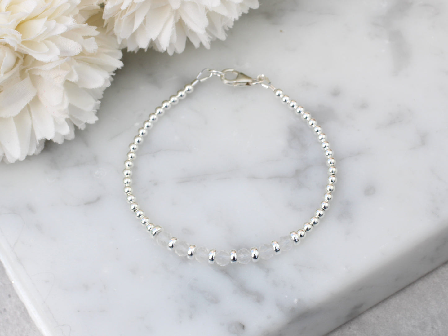 Quartz bracelet in silver.