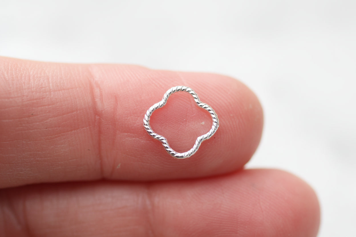 Twisted Clover connector in Sterling Silver