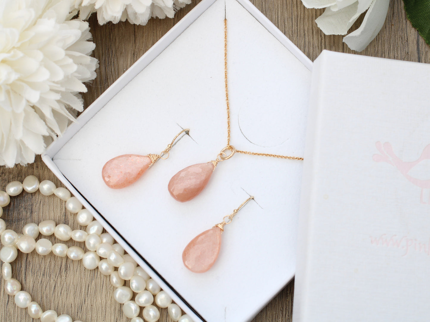 Peach moonstone necklace and earring set. Prom jewellery set.