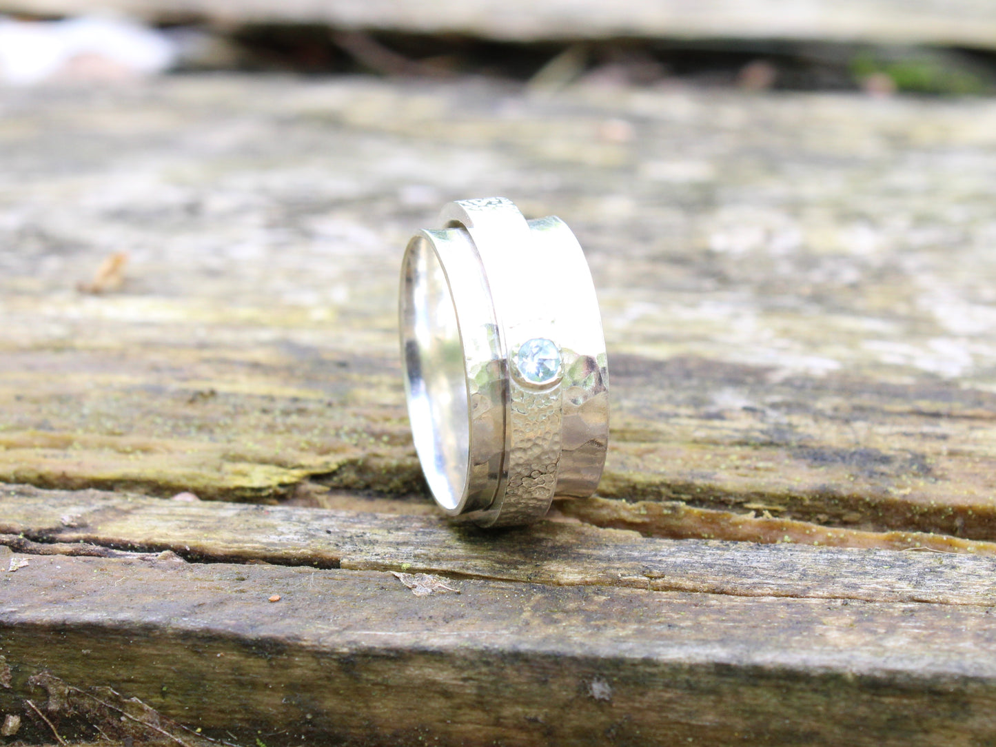 Sterling silver spinner ring with aquamarine gemstone. Size P - ready to ship.