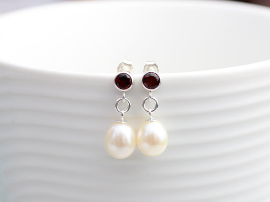 January birthstone earrings. Vintage pearl earrings.