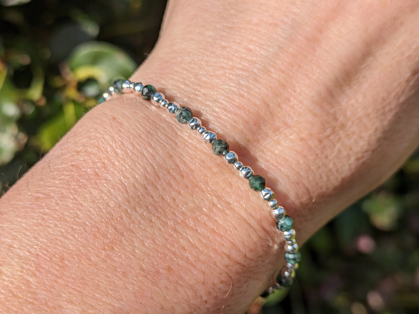 Emerald bracelet in silver.