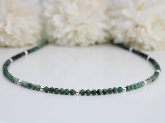 emerald gemstone choker