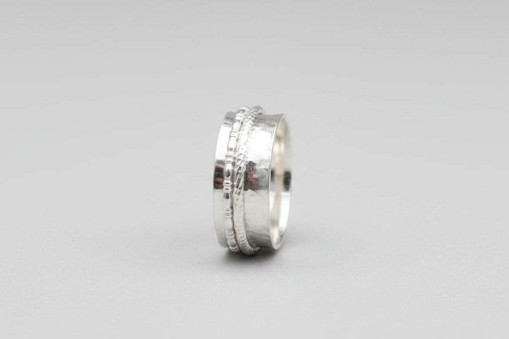 Spinner ring - jewellery making class. Email to book.
