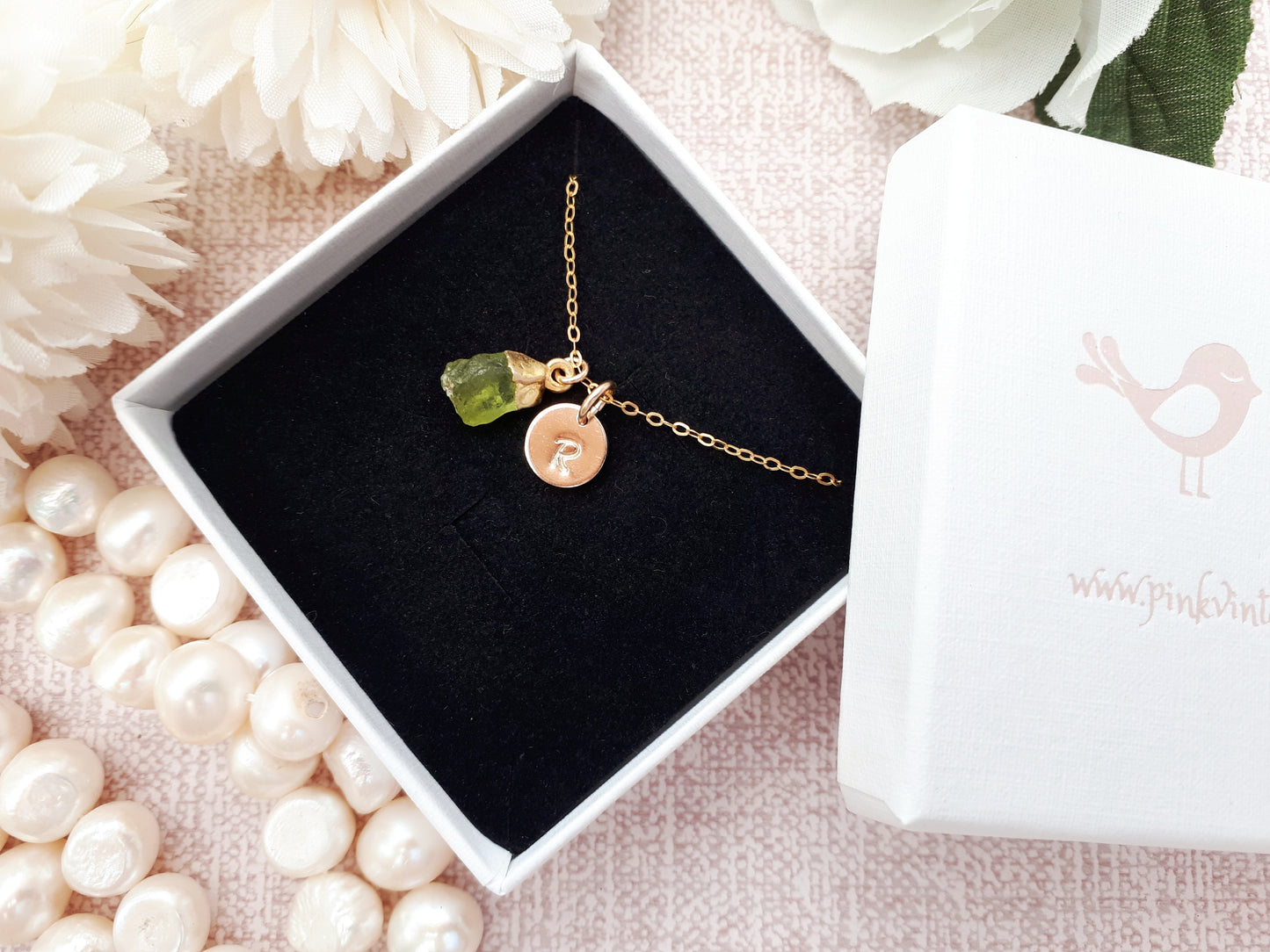 Personalised peridot necklace in gold.