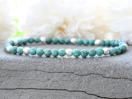 Turquoise gemstone bracelet in sterling silver.