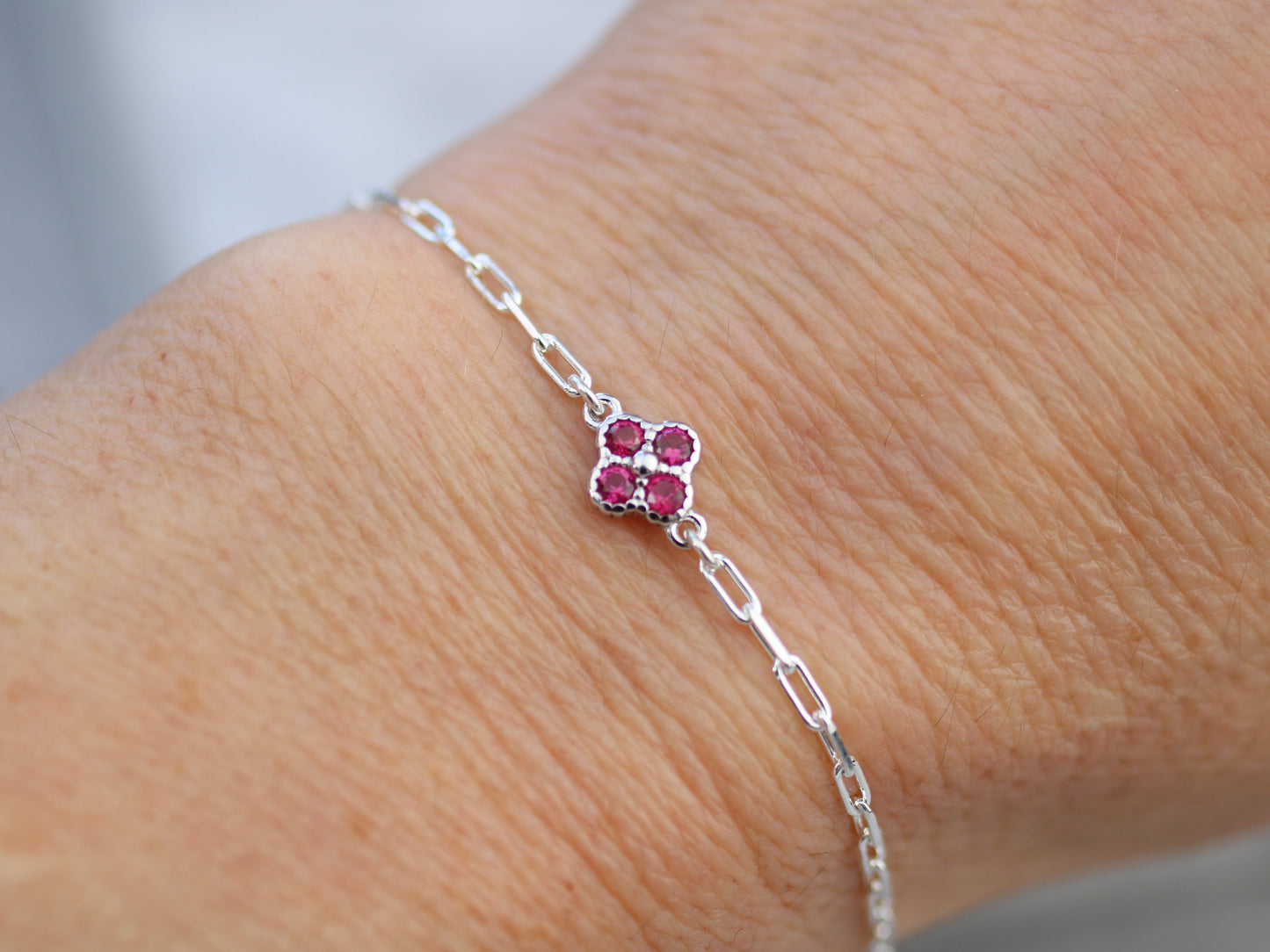 Pink clover bracelet in sterling silver.