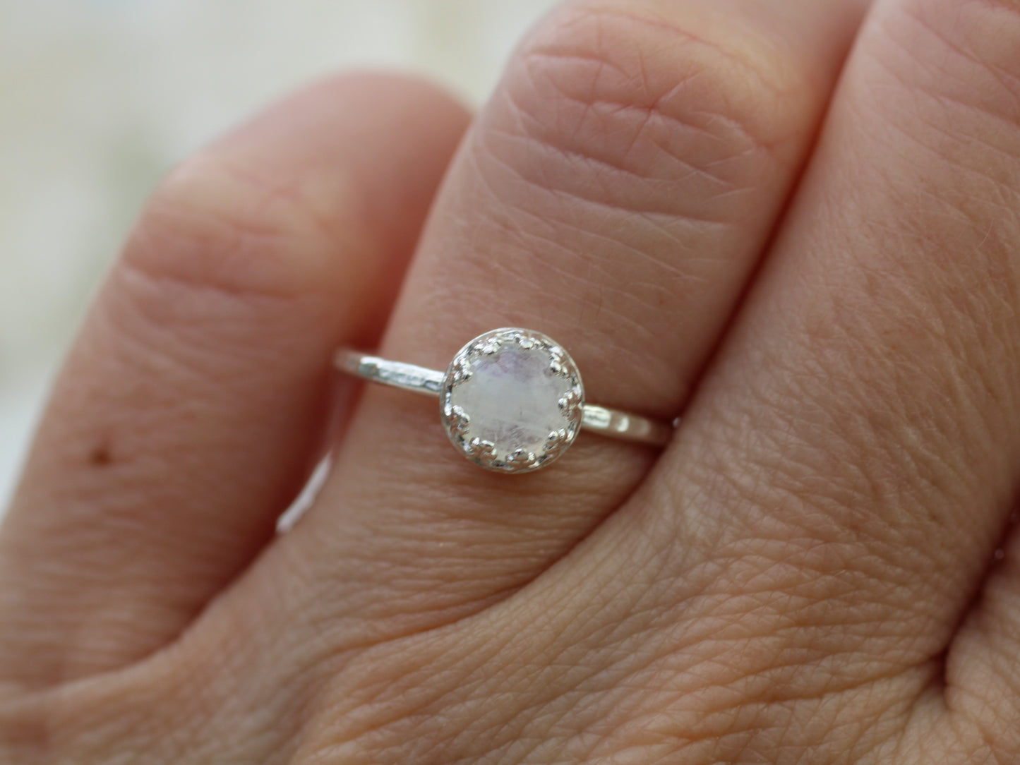 Moonstone ring in sterling silver.