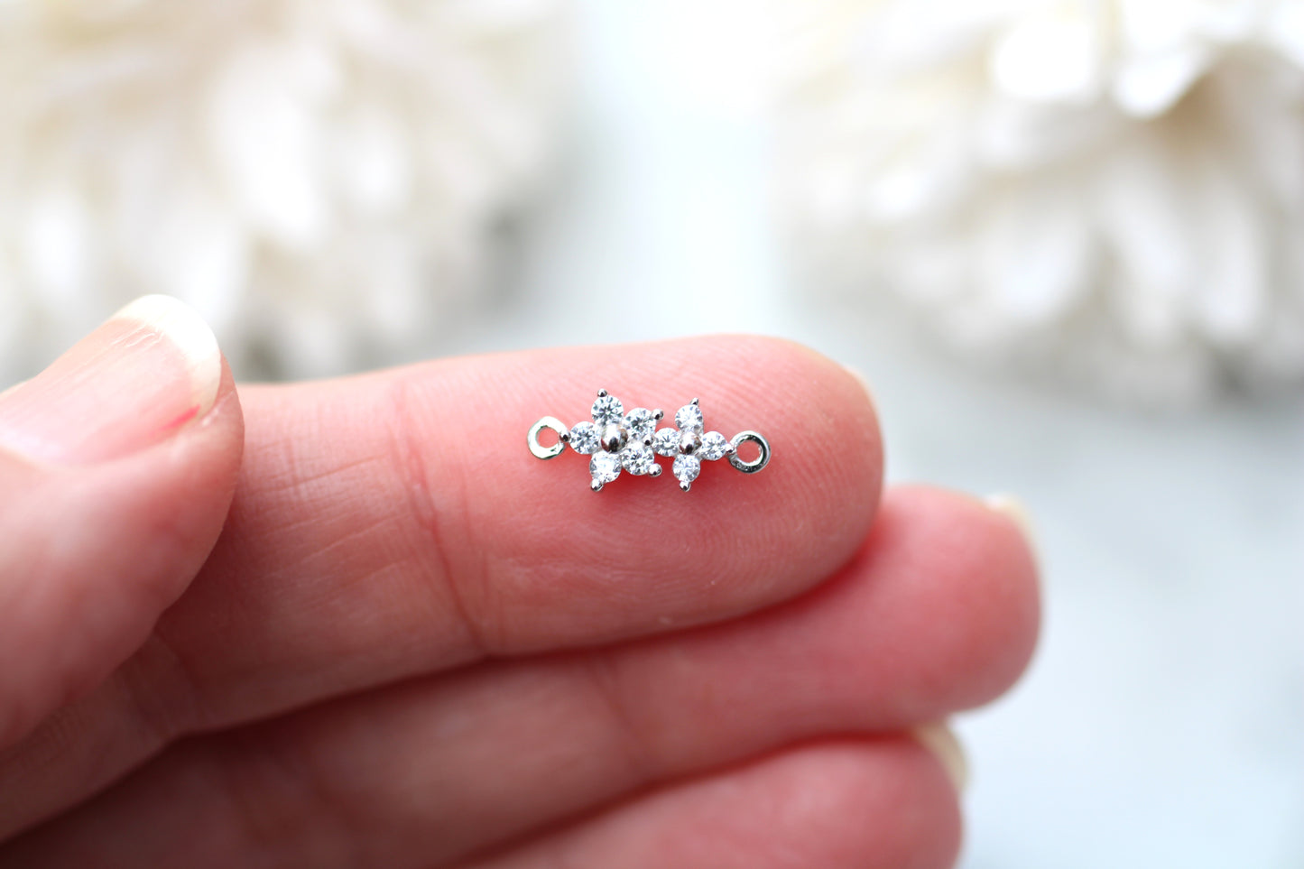 Double flower connector.