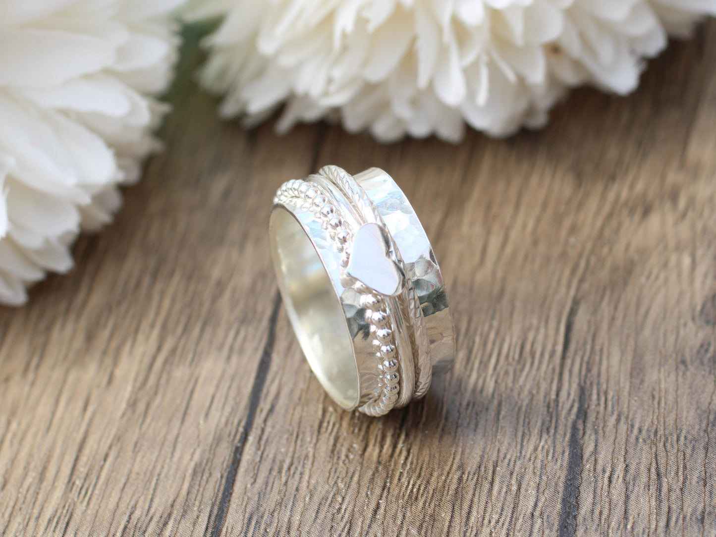 Heart spinner ring in sterling silver. Valentines ring.