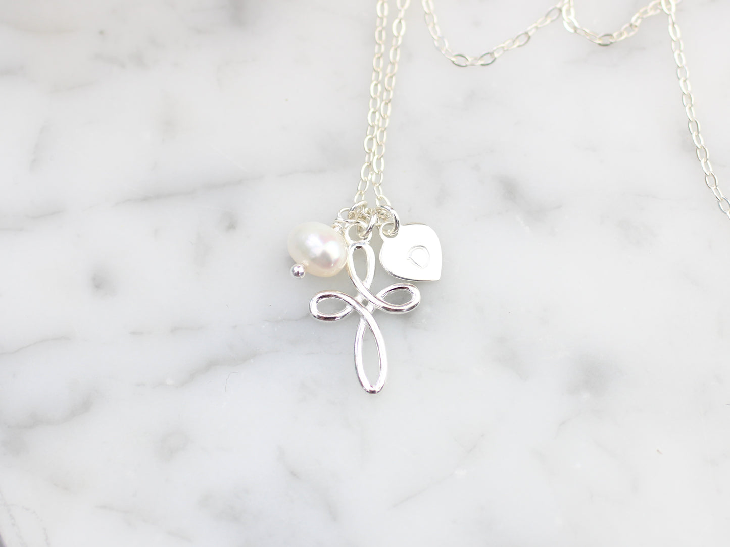 Cross and chain necklace in silver. Confirmation gift.
