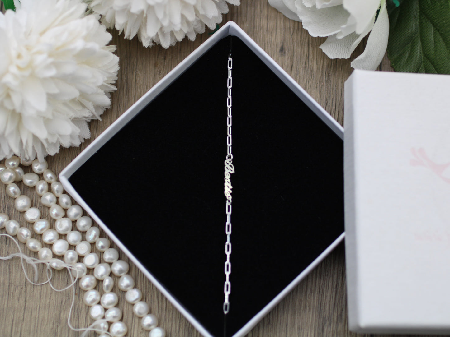 Bestie bracelet in silver. Best friend gift.
