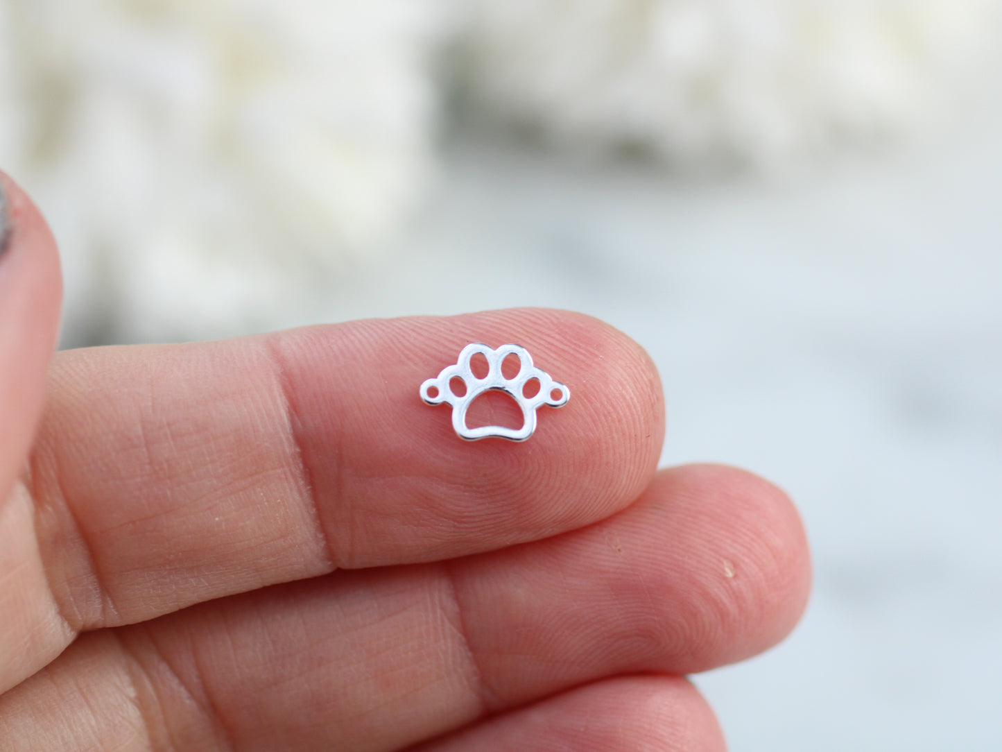 Paw print connector.