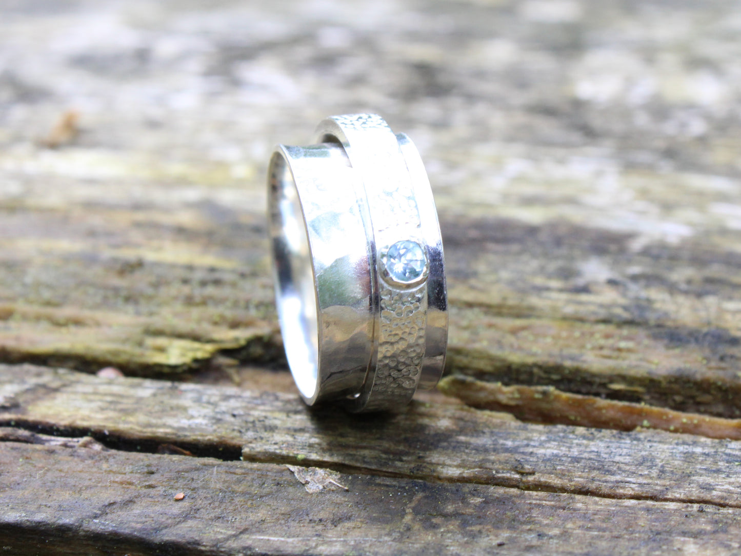 Sterling silver spinner ring with aquamarine gemstone. Size P - ready to ship.