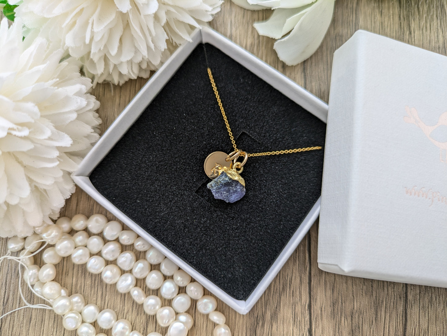 Personalised sapphire necklace in gold.
