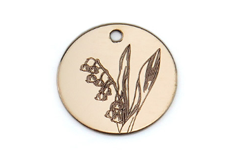 Birth flower necklace in silver or gold.