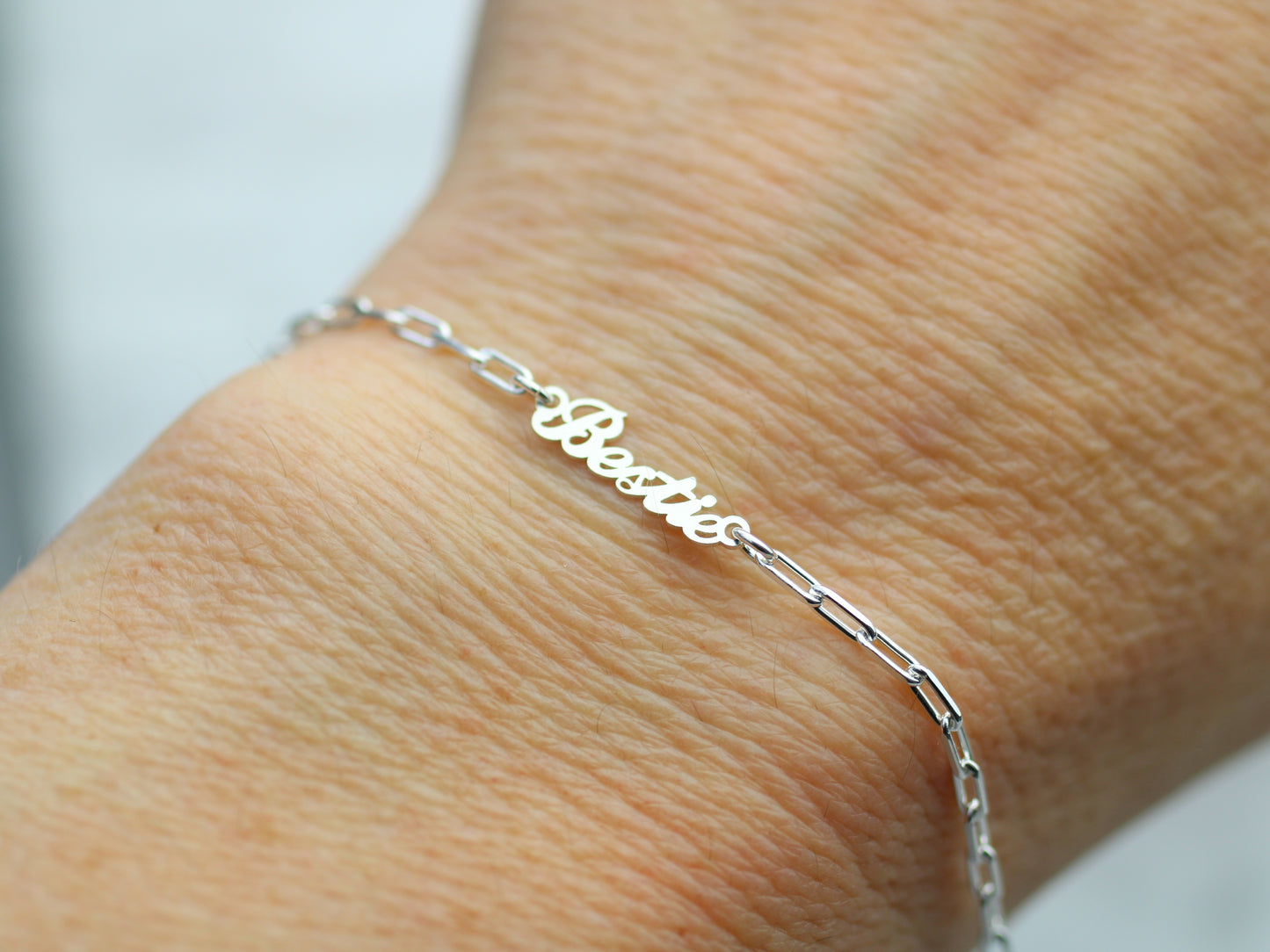 Bestie bracelet in silver. Best friend gift.