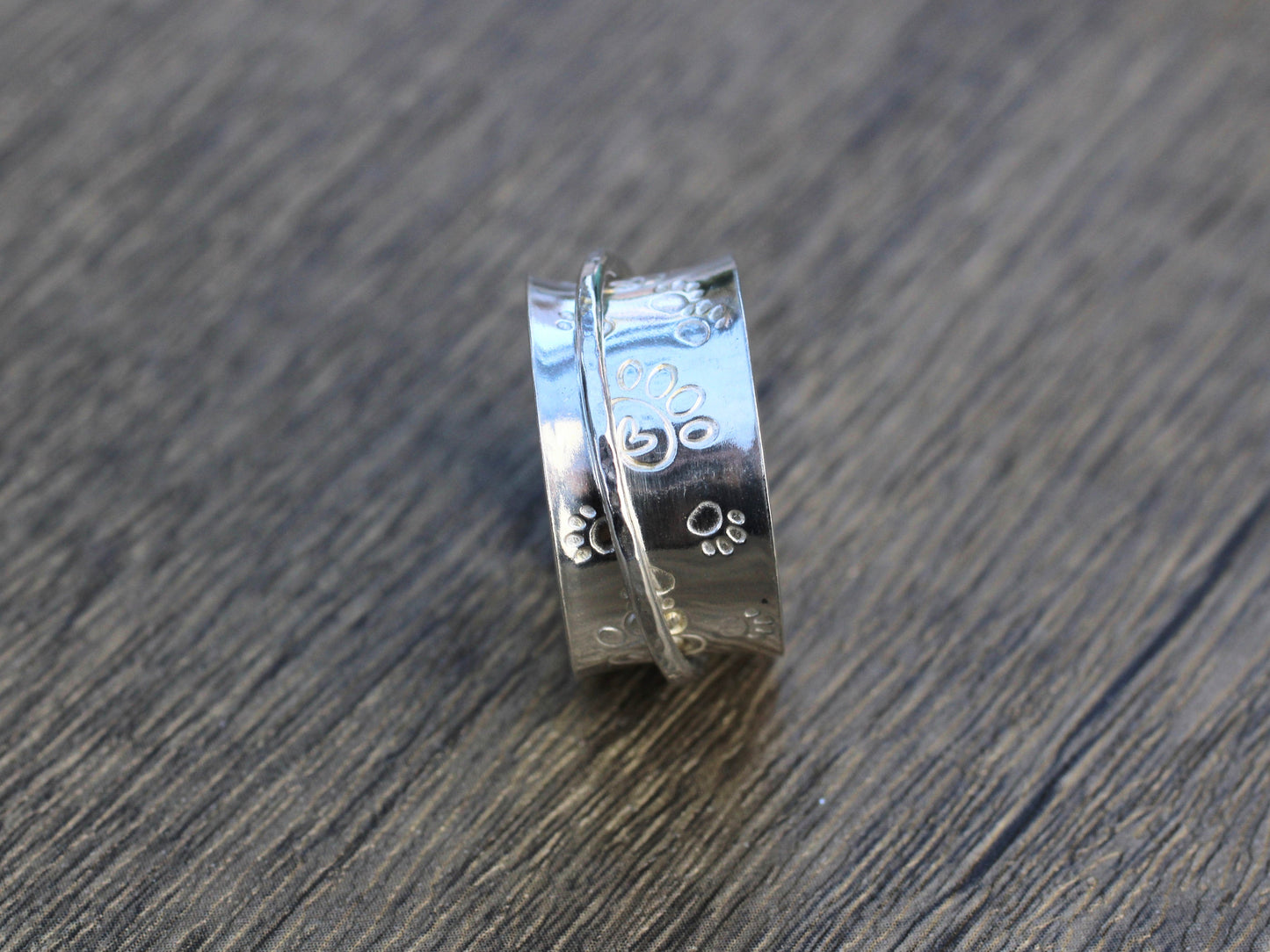 paw print spinner ring