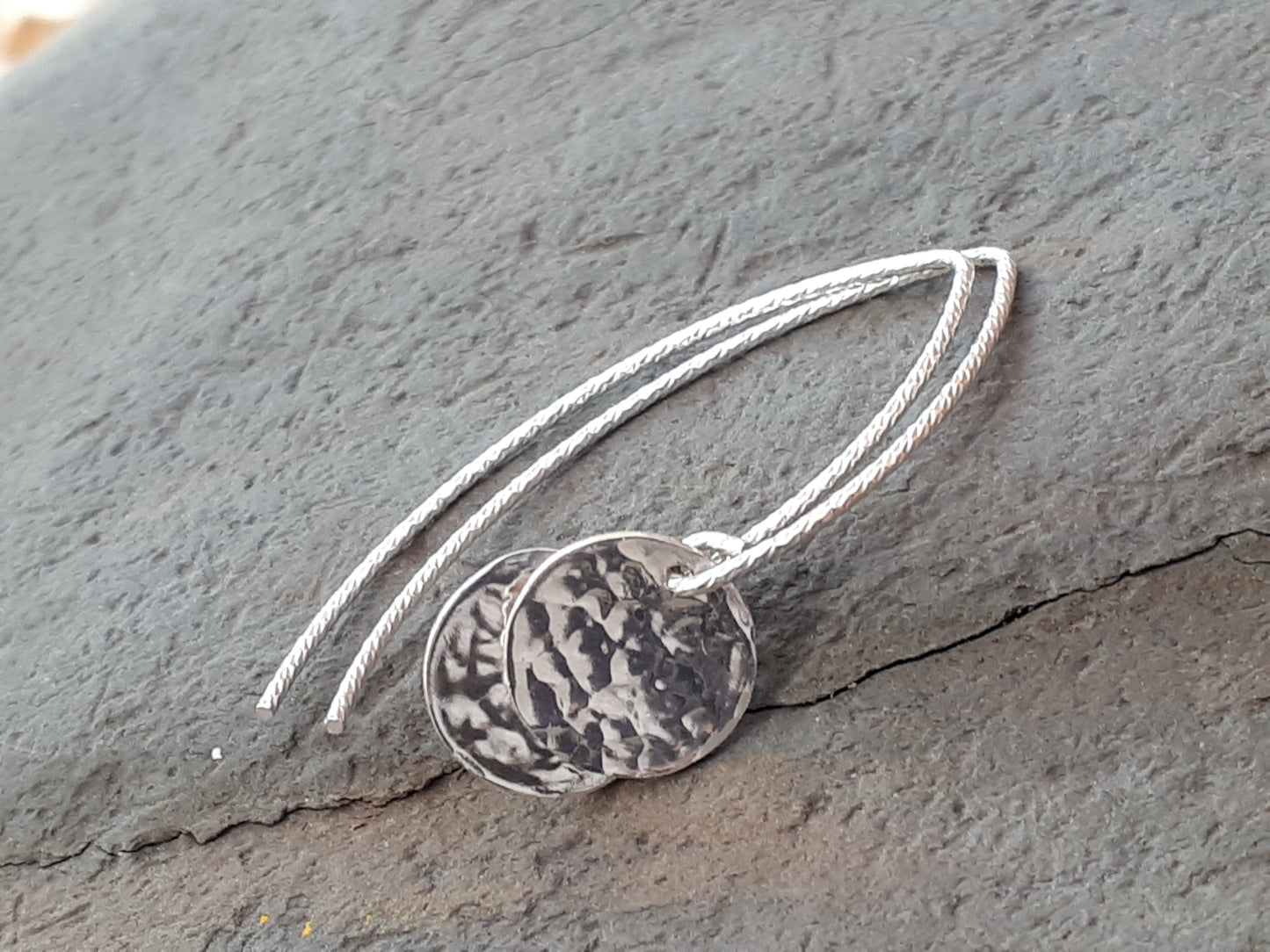 Hammered disc earrings in silver, gold and rose gold.