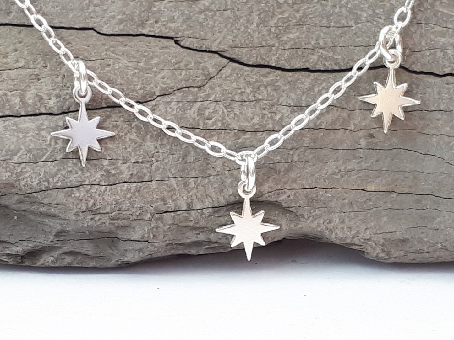 Star necklace silver.