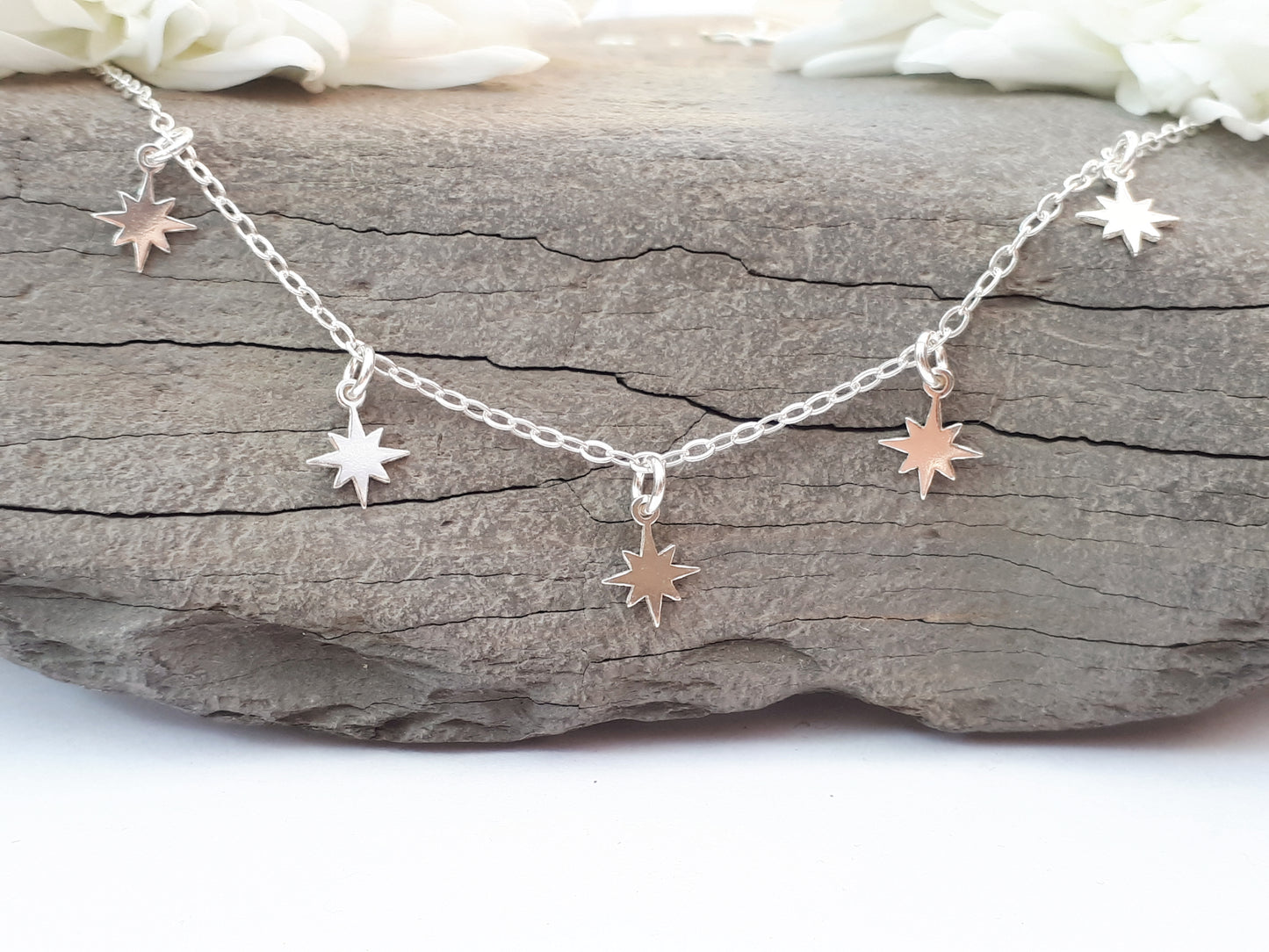 Star necklace silver.